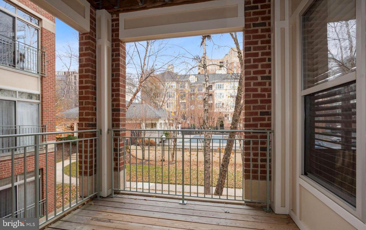 1860 Stratford Park Pl #201 Property Photo 29