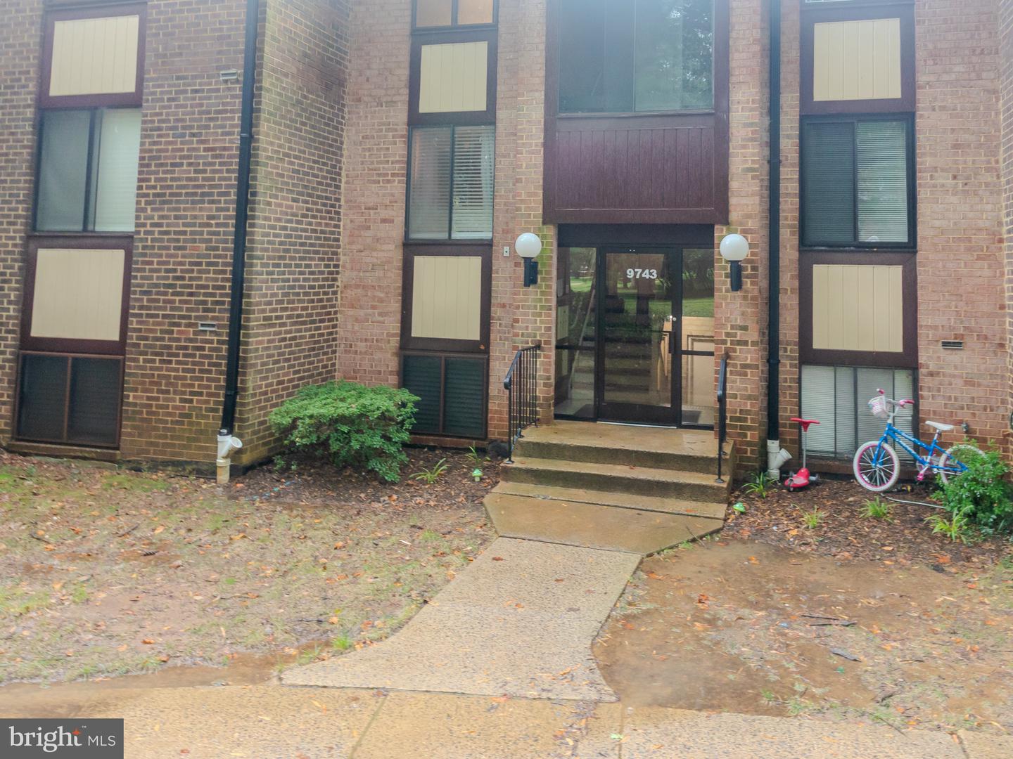 9743 Kings Crown Ct #201 Property Photo 1