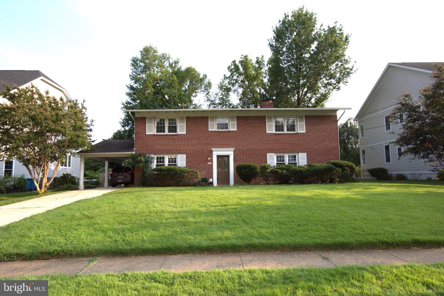 6933 TYNDALE ST Property Photo 1