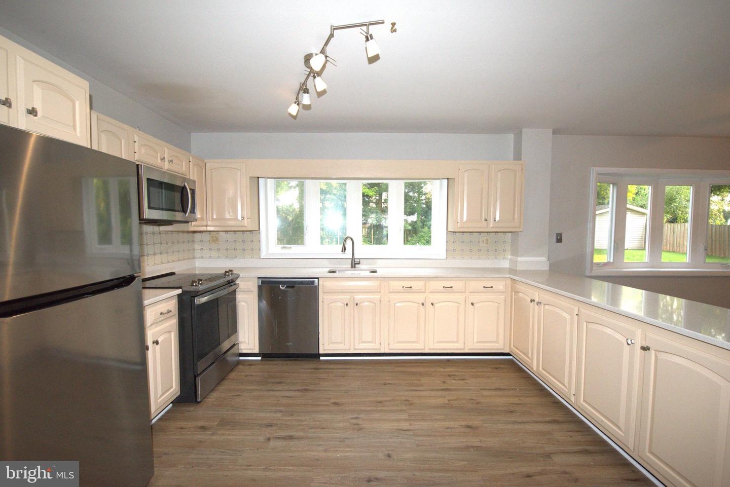 6933 Tyndale St Property Photo 12