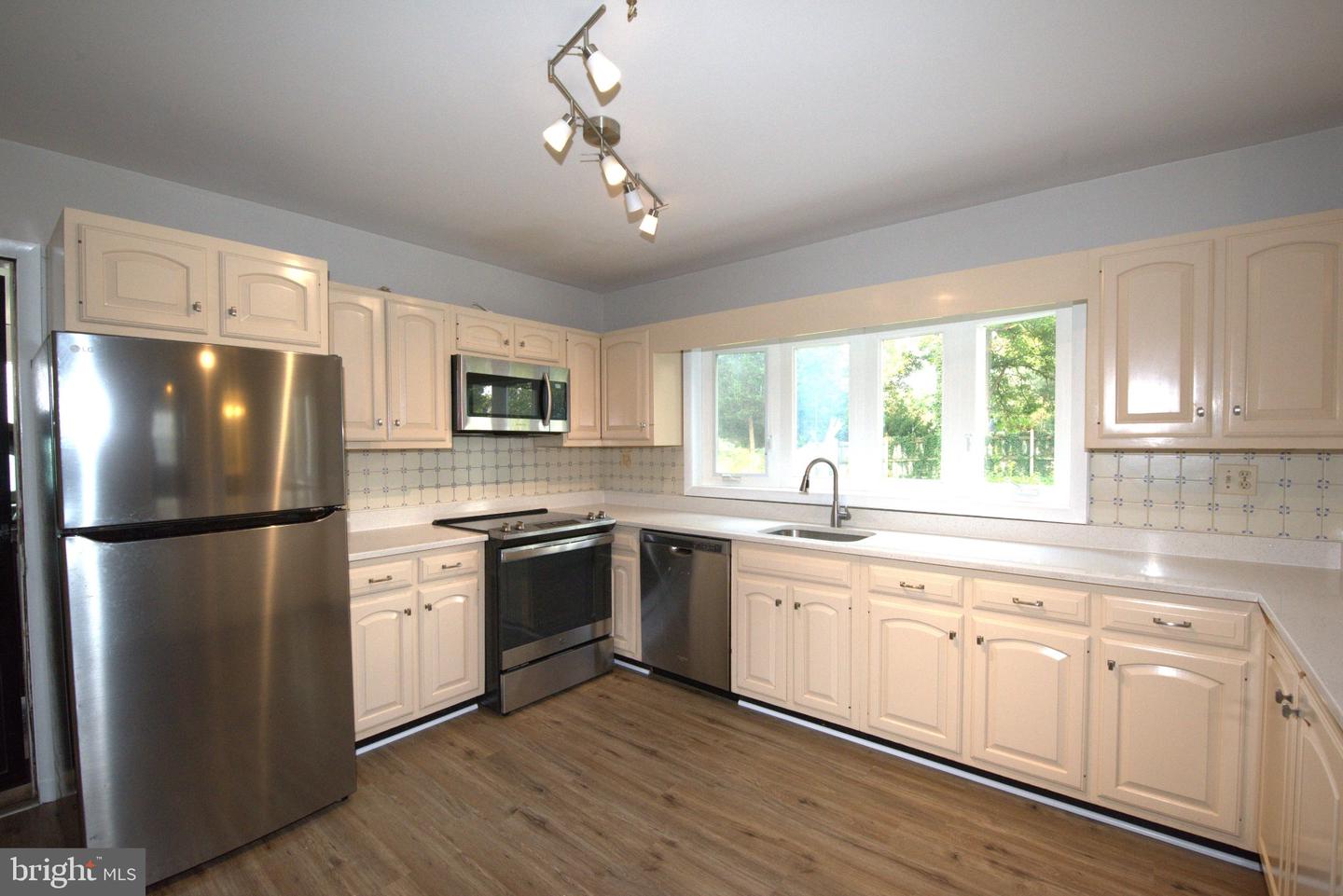 6933 Tyndale St Property Photo 14