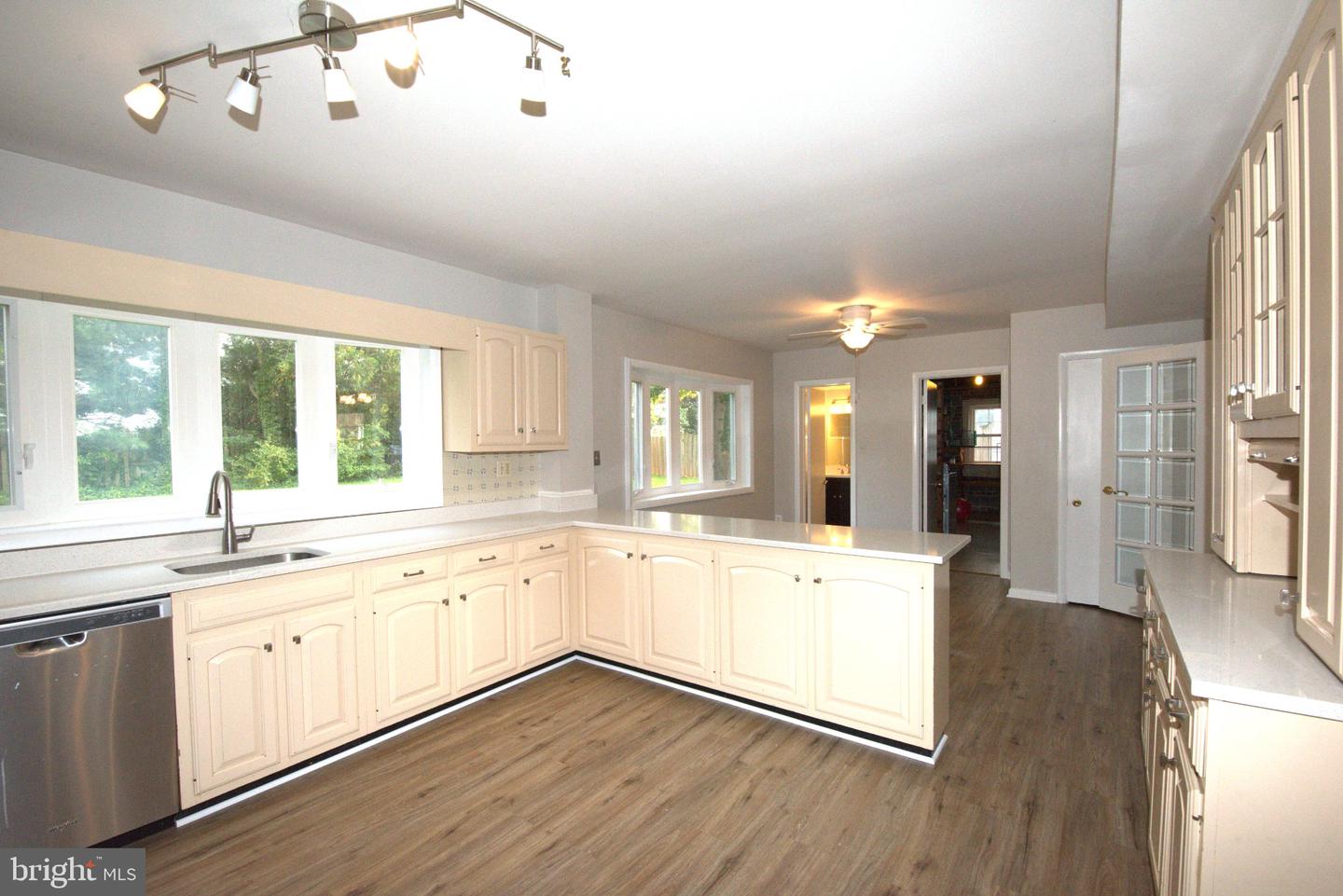 6933 Tyndale St Property Photo 15