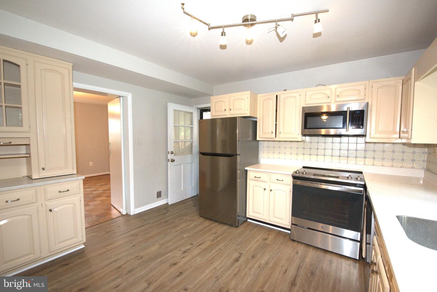 6933 Tyndale St Property Photo 19