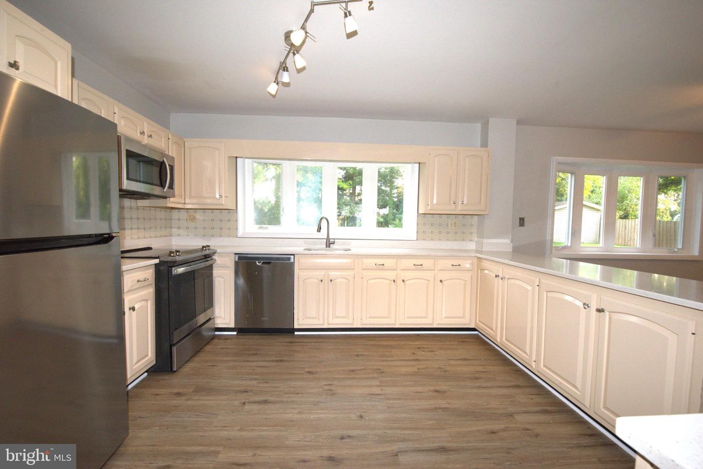 6933 Tyndale St Property Photo 21
