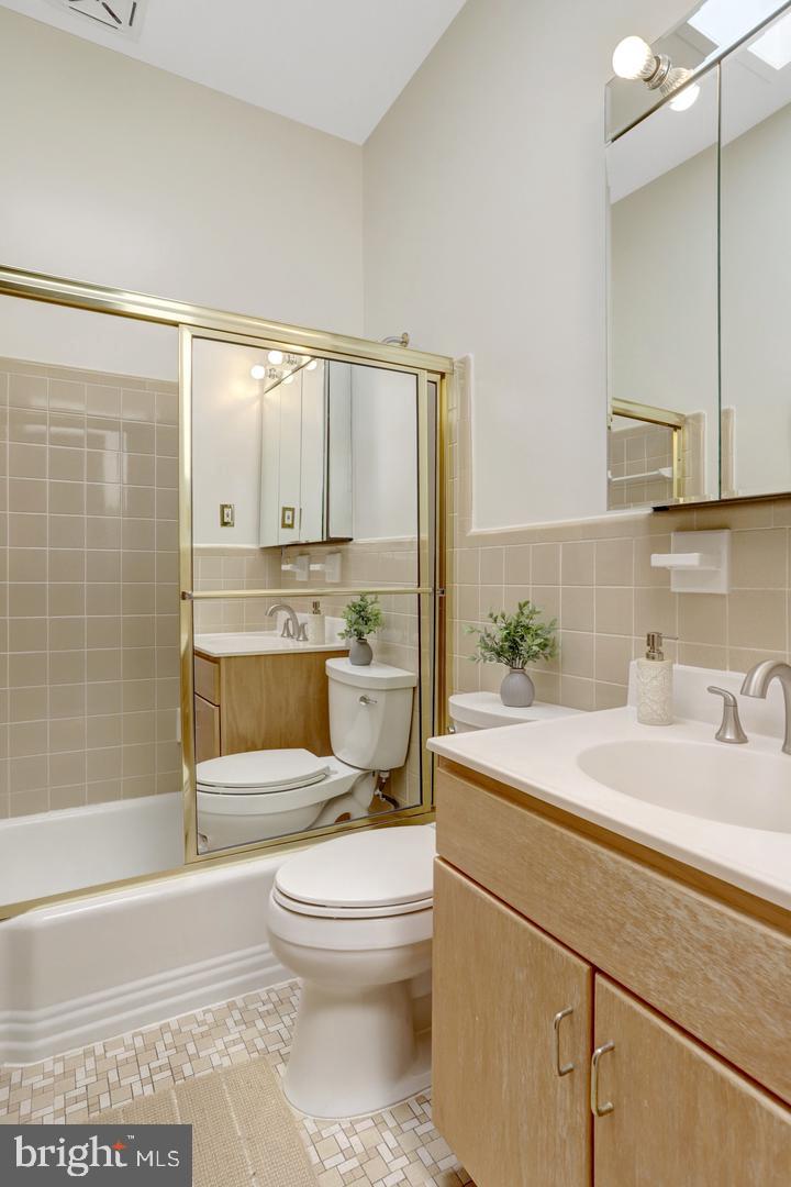 7413 Rebecca Dr Property Photo 38