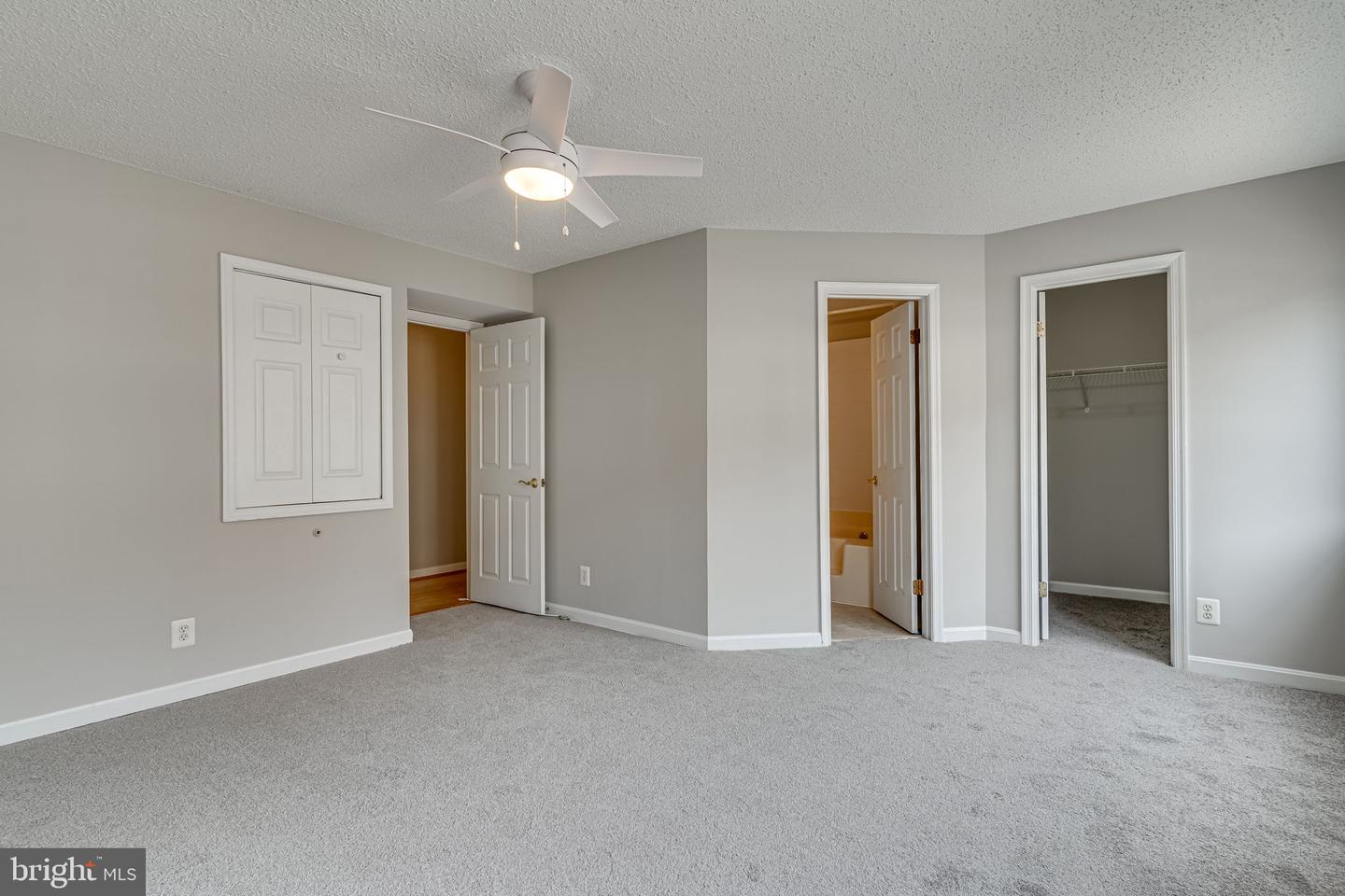 6015 Curtier Dr #e Property Photo 13