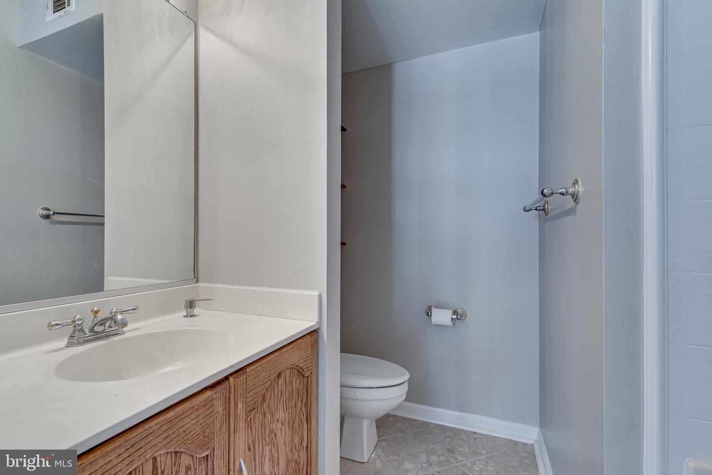 6015 Curtier Dr #e Property Photo 14