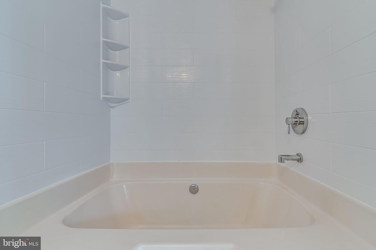 6015 Curtier Dr #e Property Photo 15