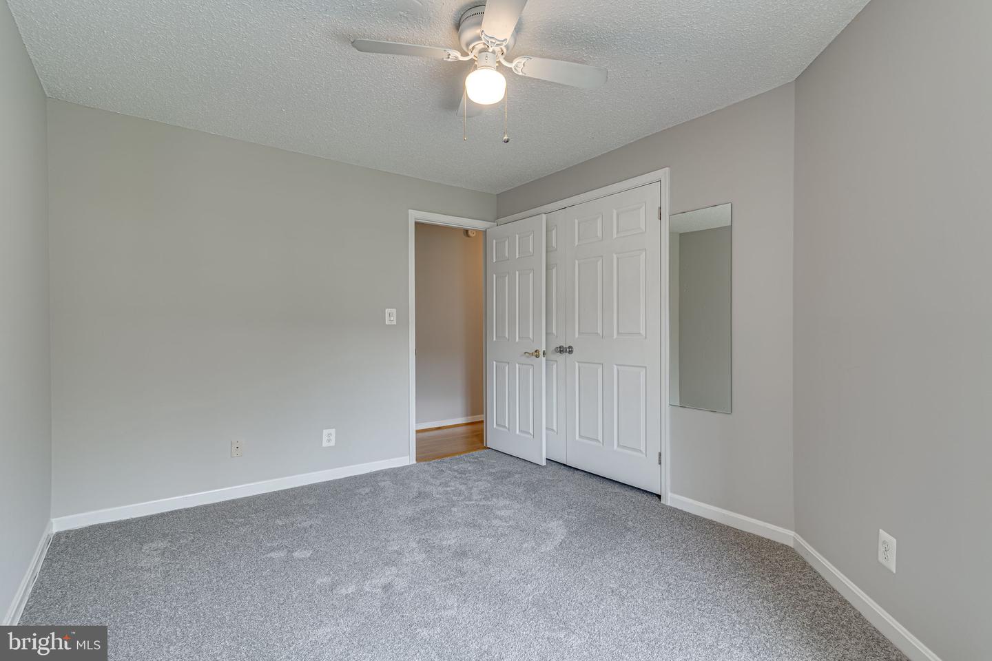 6015 Curtier Dr #e Property Photo 17