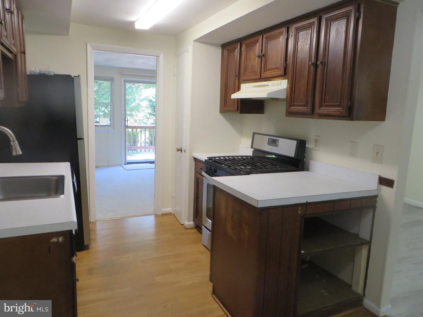 7906 Orange Plank Rd Property Photo 3