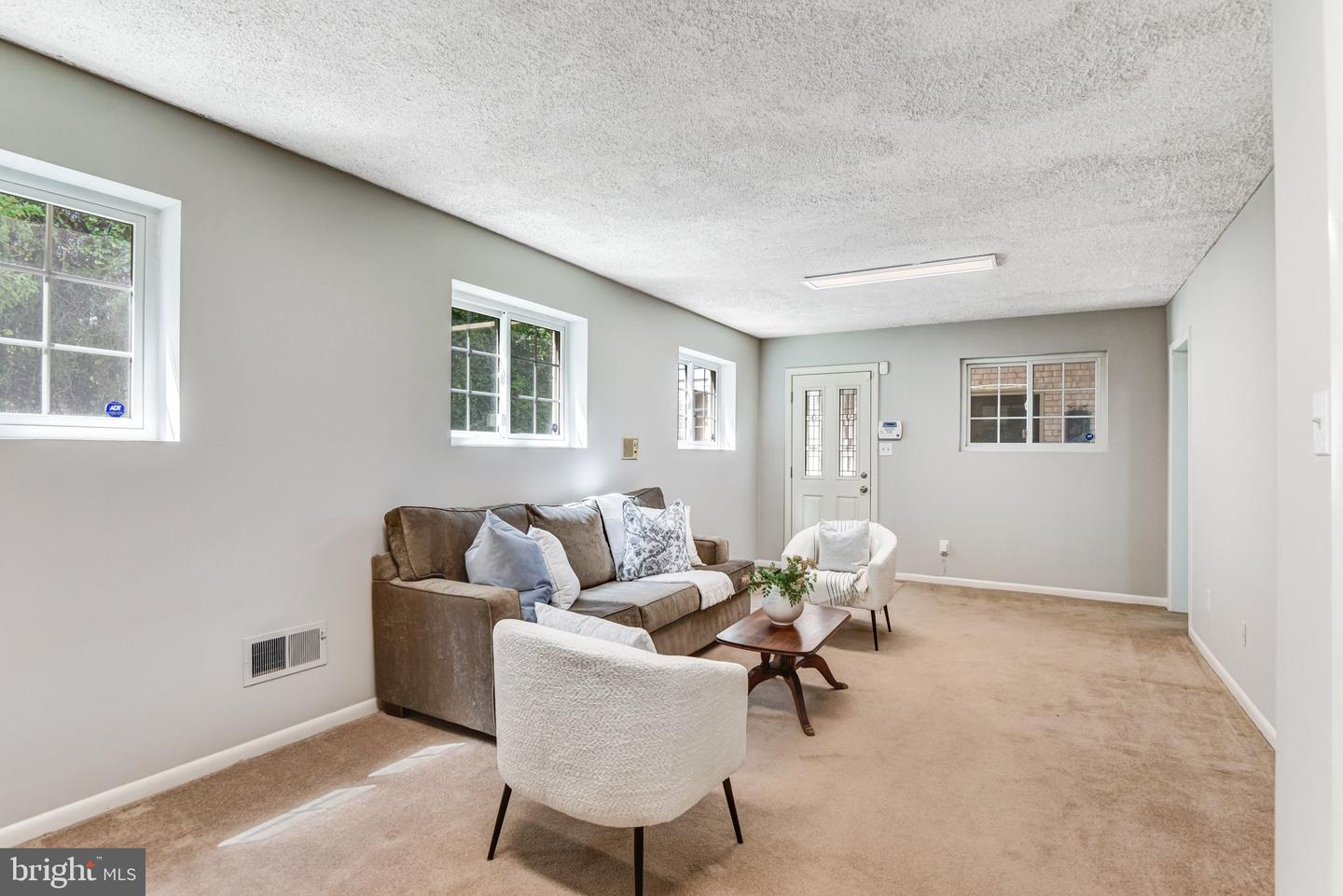 10129 Lake Haven Ct Property Photo 5