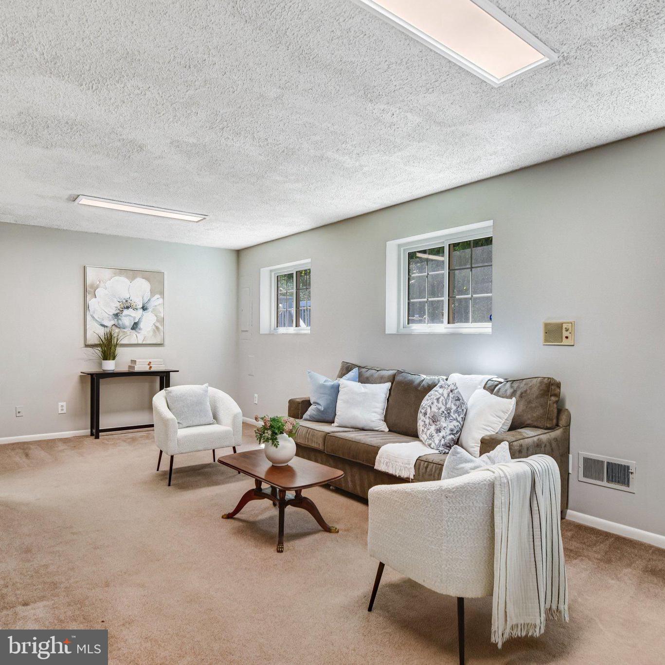 10129 Lake Haven Ct Property Photo 6