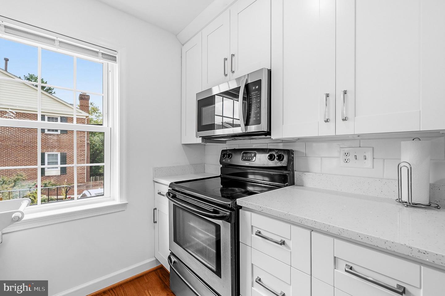 3050 Federal Hill Dr Property Photo 18