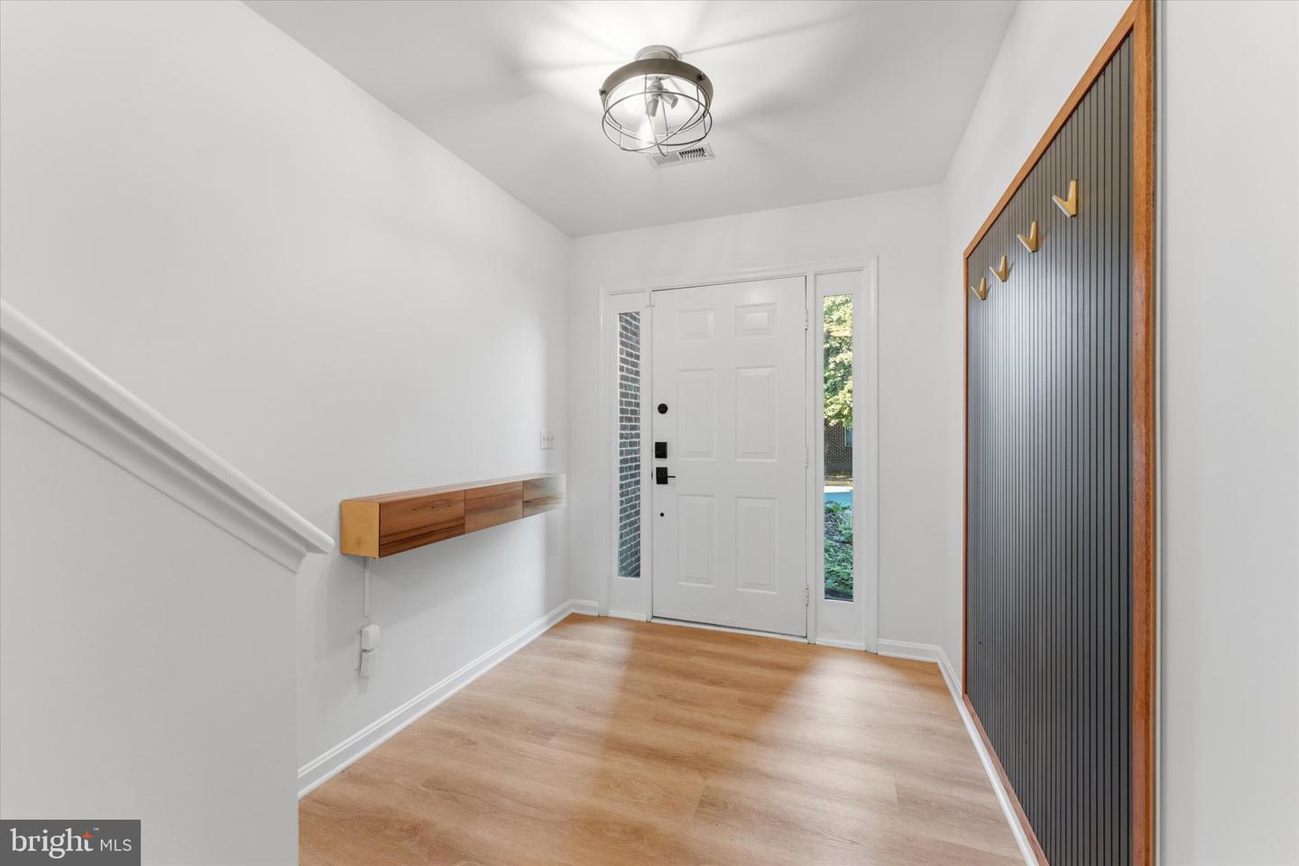 12066 Edgemere Cir Property Photo 4