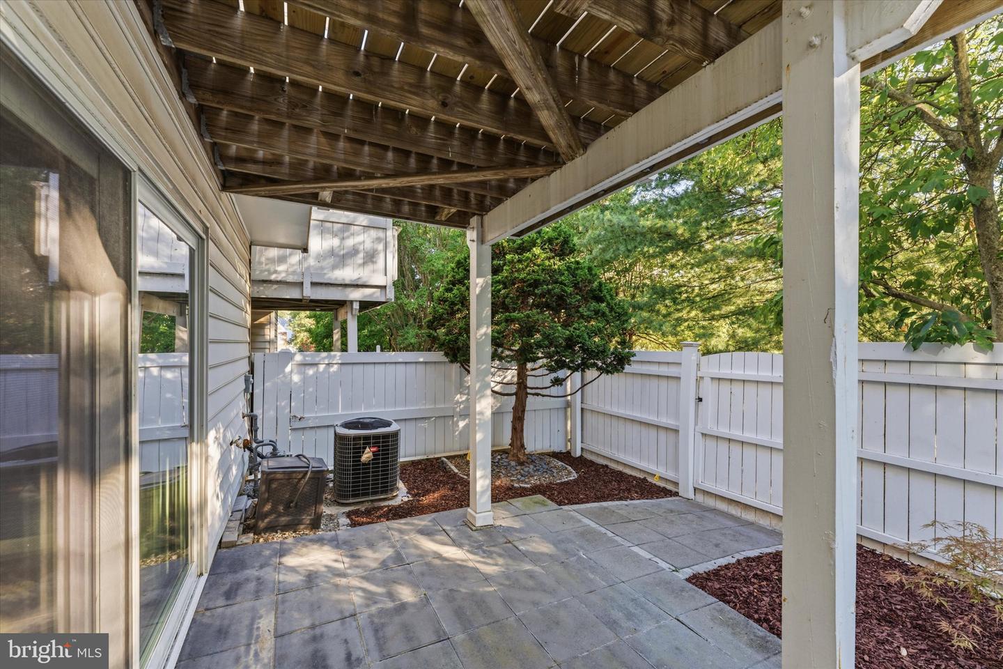 12066 Edgemere Cir Property Photo 9