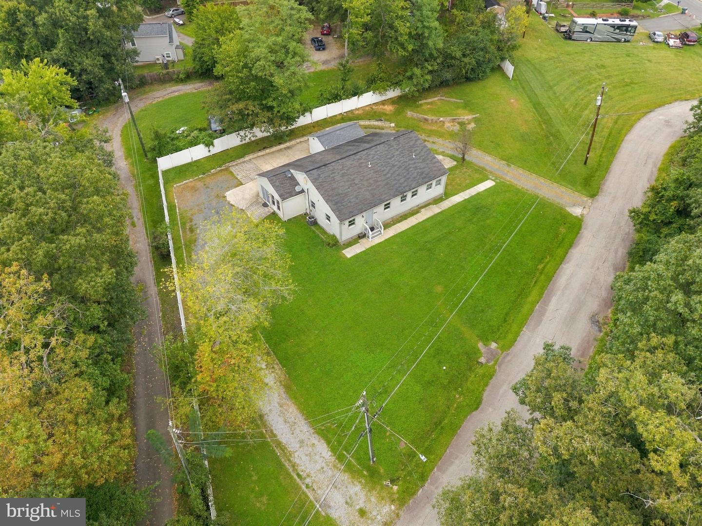 8200 Legion Dr Property Photo 3