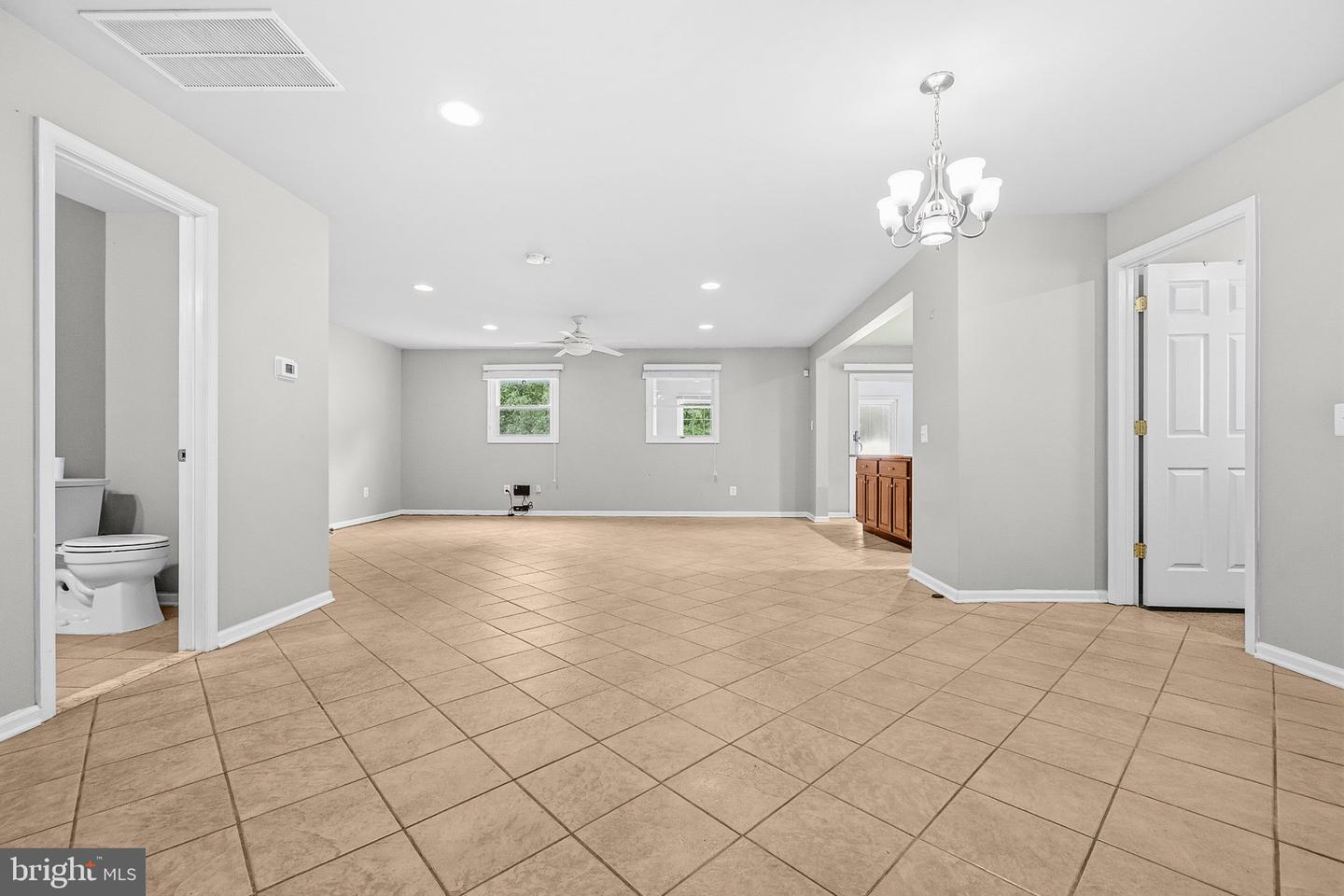 8200 Legion Dr Property Photo 17