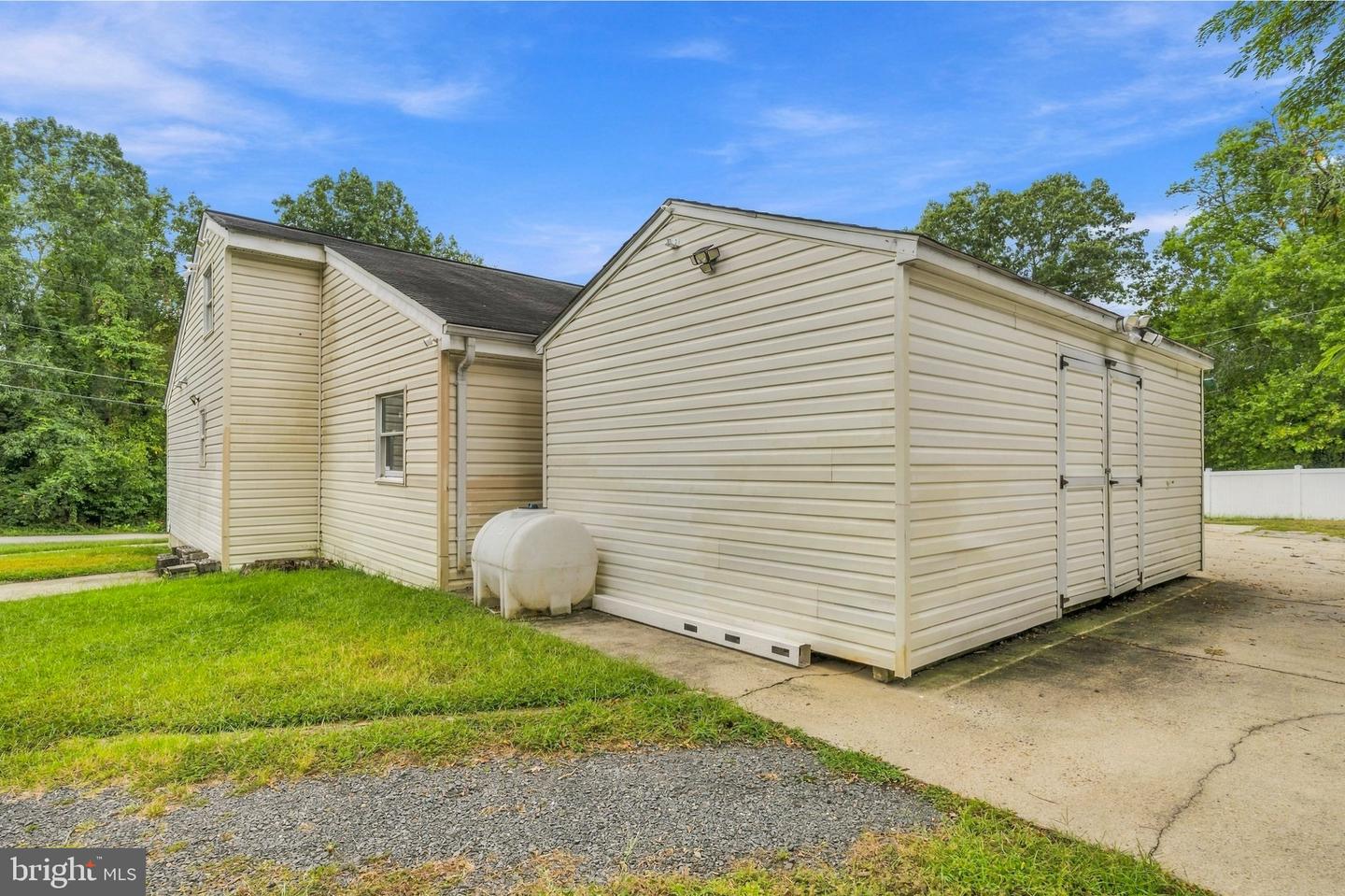 8200 Legion Dr Property Photo 39