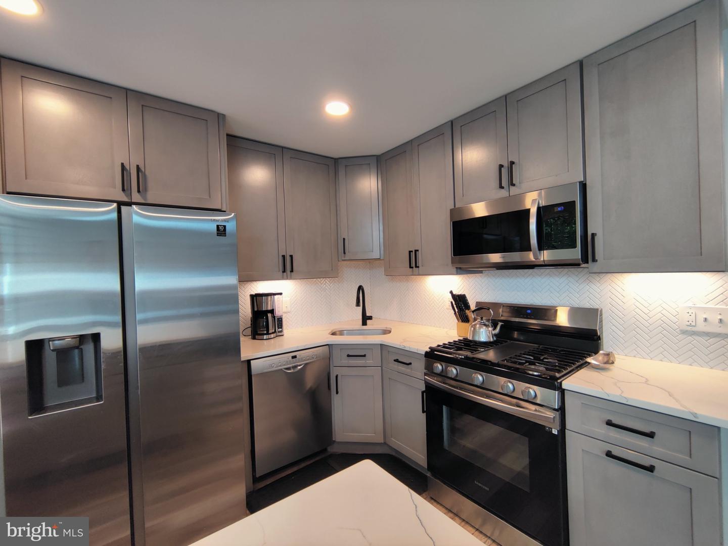 6061 Clay Spur Ct Property Photo 6