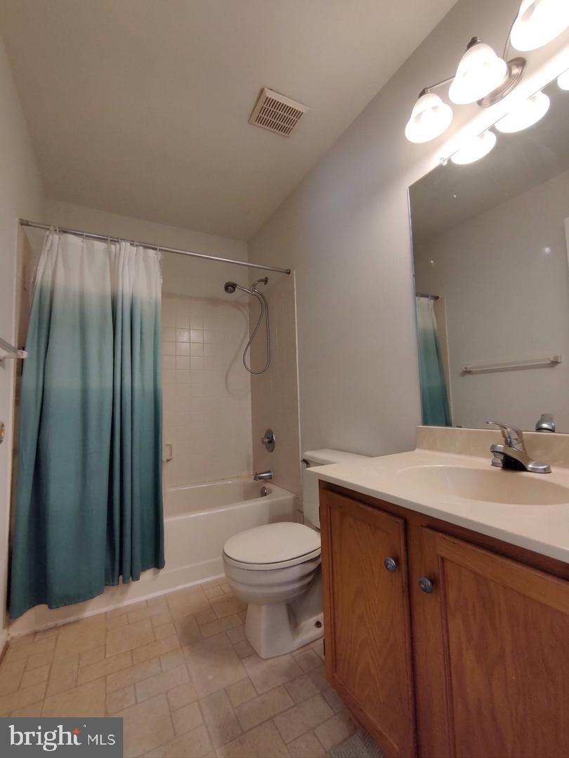 6061 Clay Spur Ct Property Photo 16