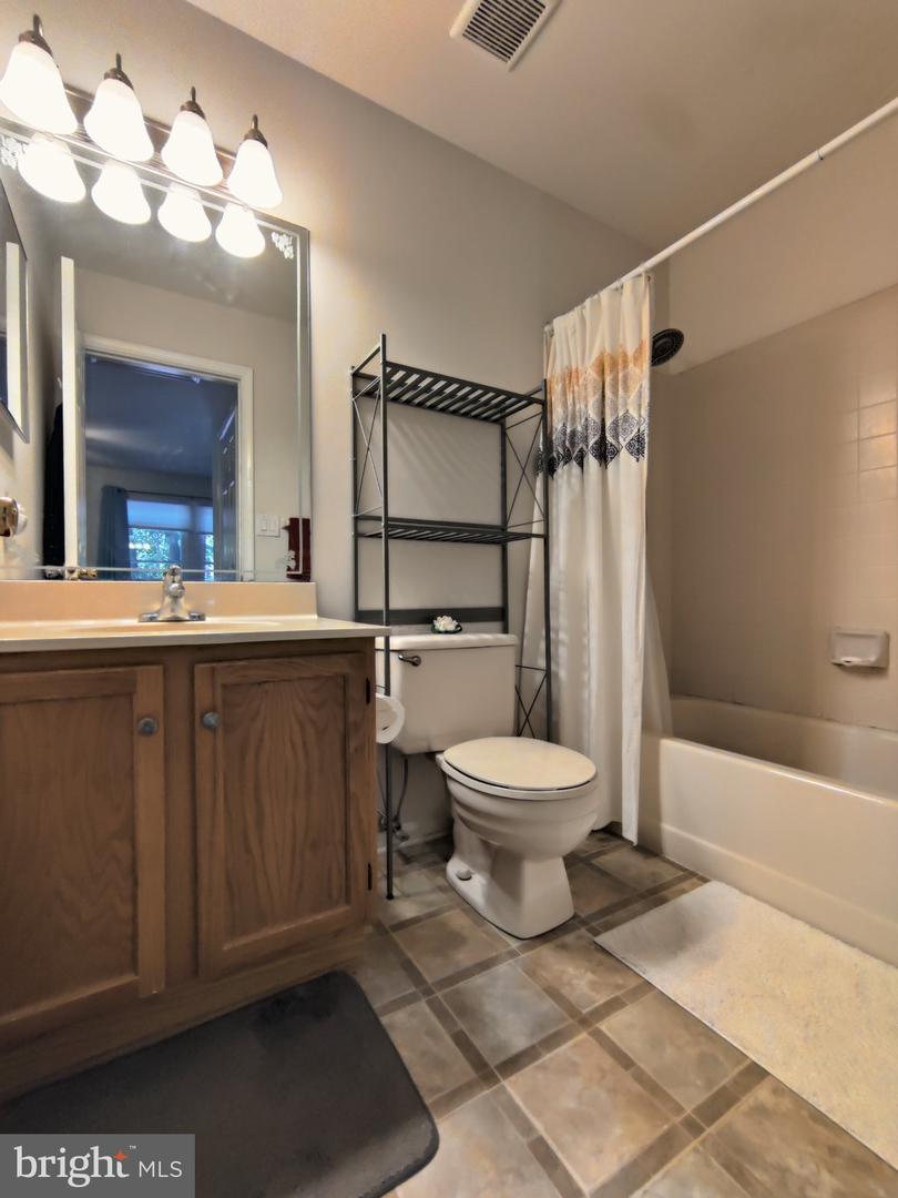 6061 Clay Spur Ct Property Photo 20