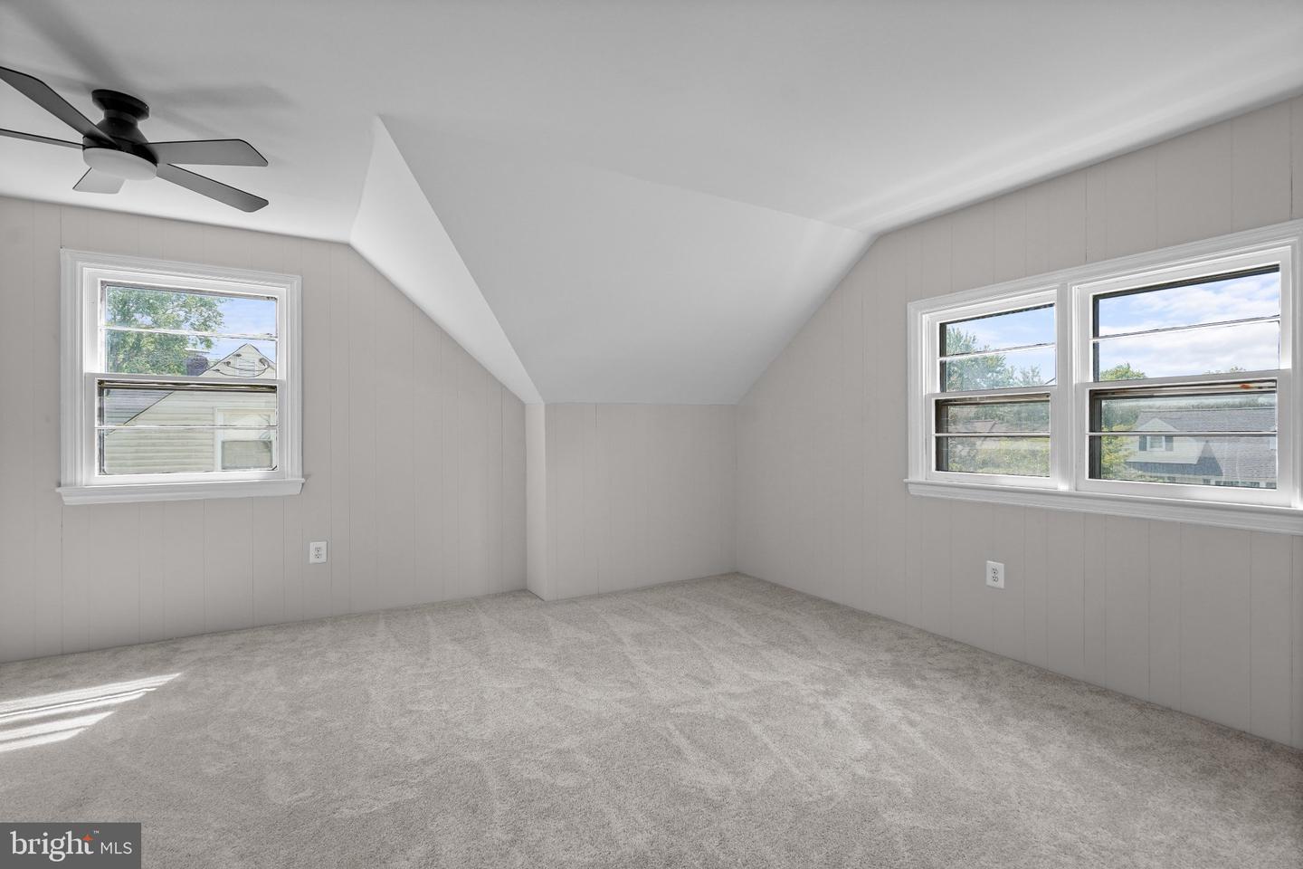 6927 Columbia Dr Property Photo 24