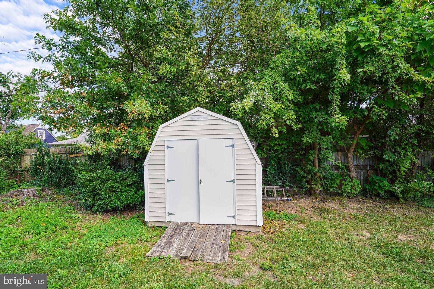 6927 Columbia Dr Property Photo 32