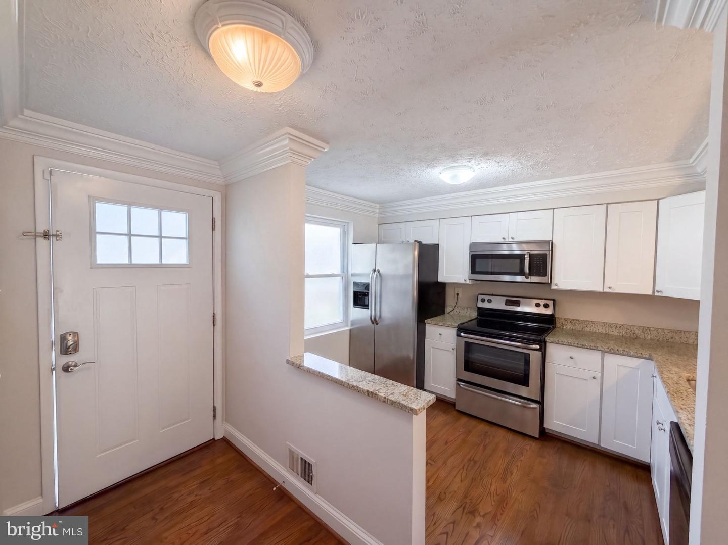 8769 Kanawha Ct Property Photo 9
