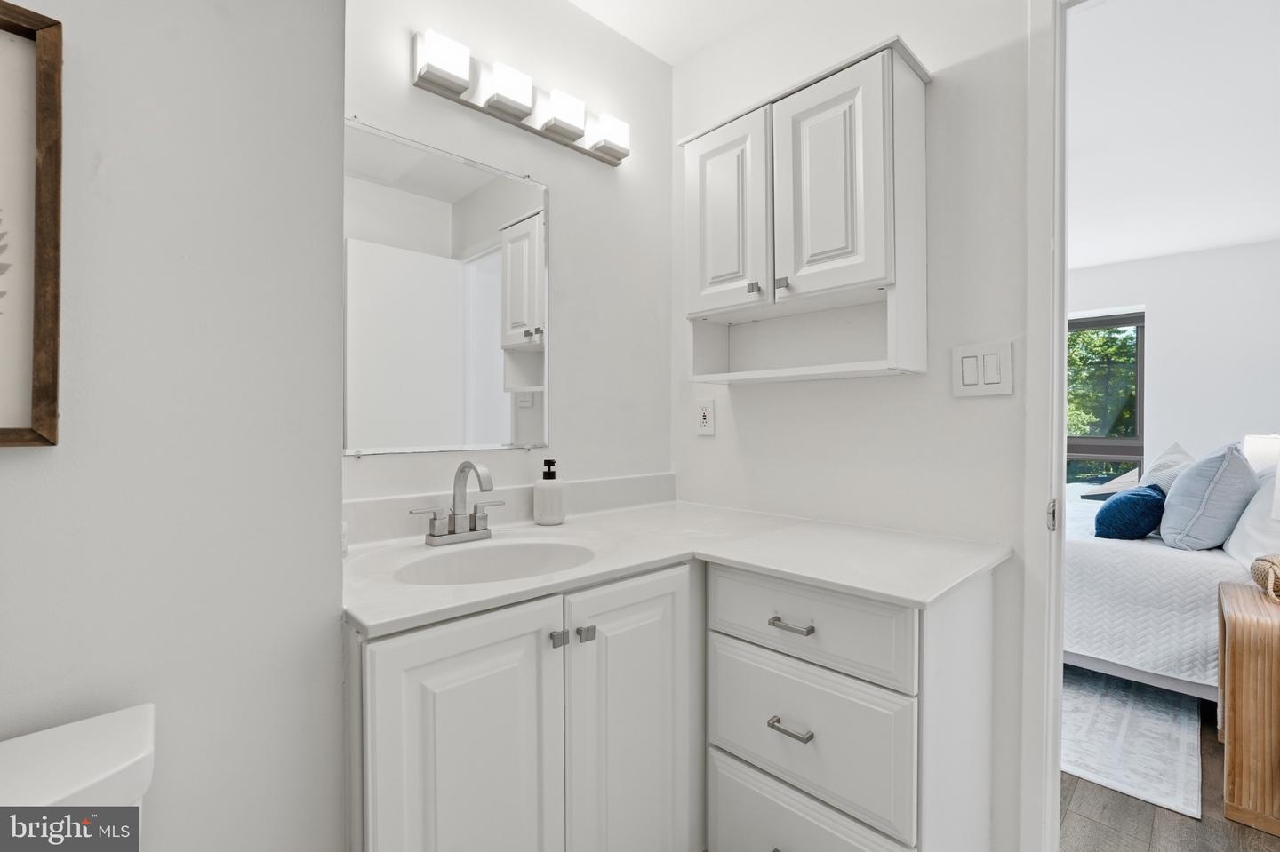 11559 Rolling Green Ct #300 Property Photo 20