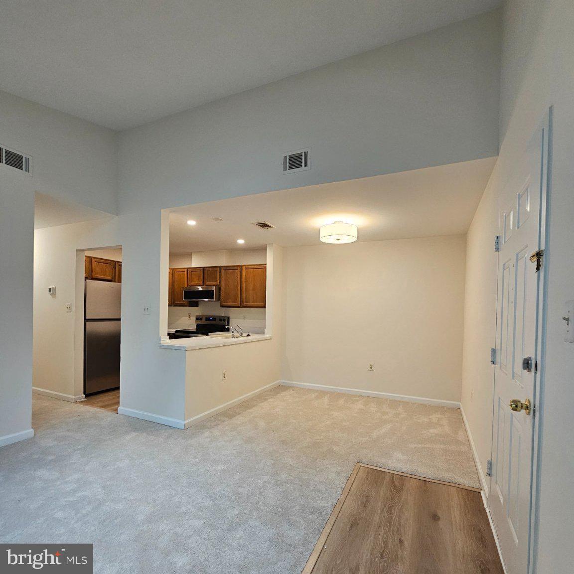 7705 Lexton Pl #e Property Photo 3