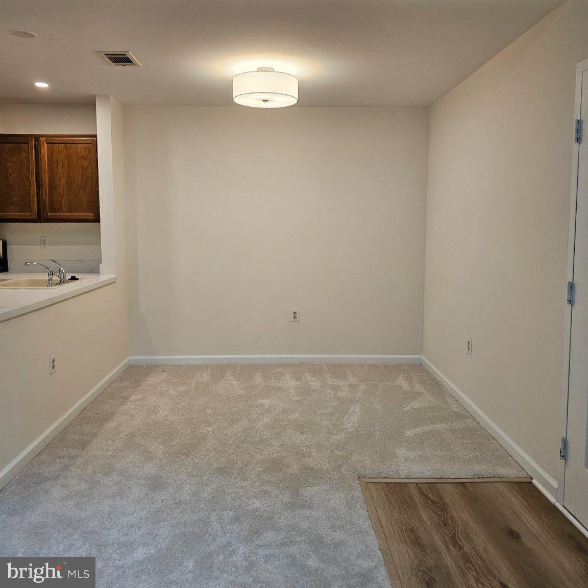 7705 Lexton Pl #e Property Photo 4