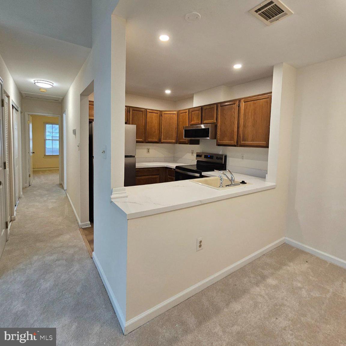 7705 Lexton Pl #e Property Photo 6