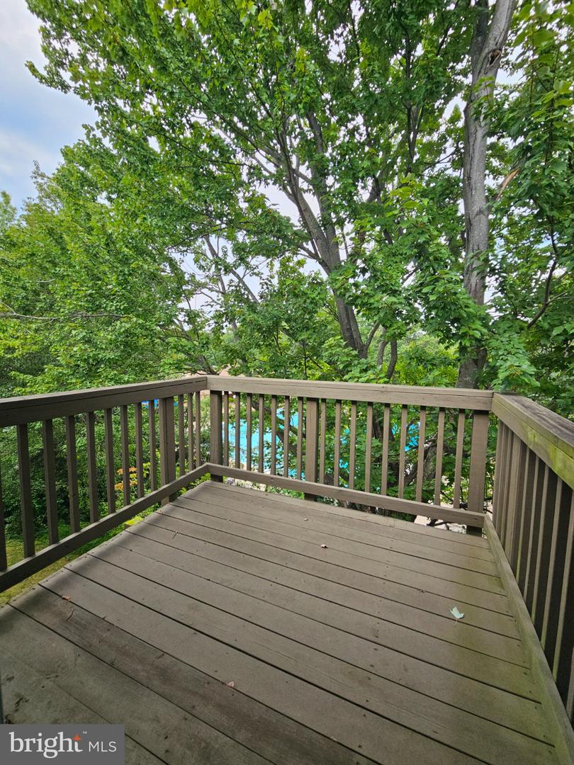 7705 Lexton Pl #e Property Photo 9