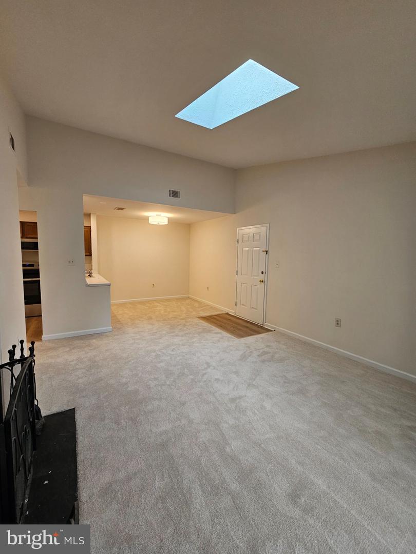 7705 Lexton Pl #e Property Photo 10