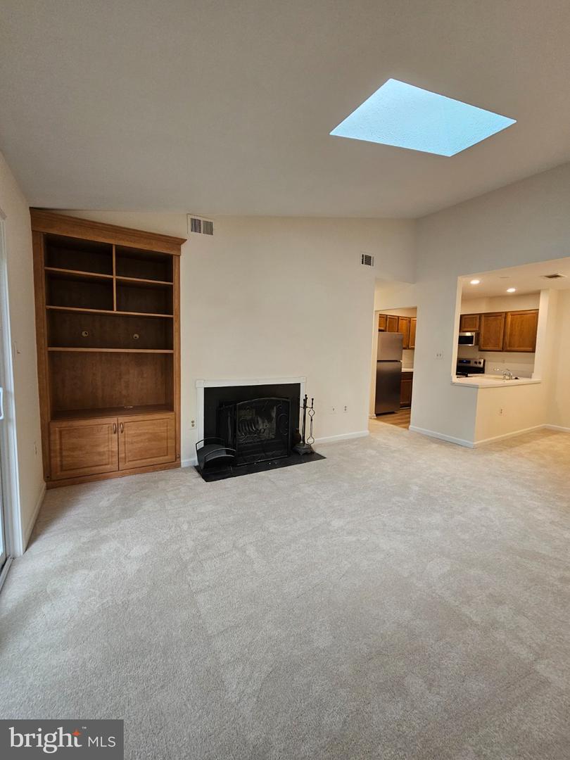 7705 Lexton Pl #e Property Photo 11