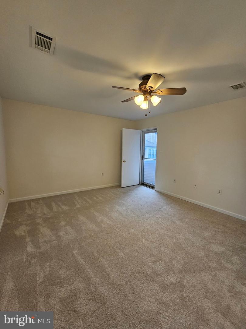 7705 Lexton Pl #e Property Photo 18