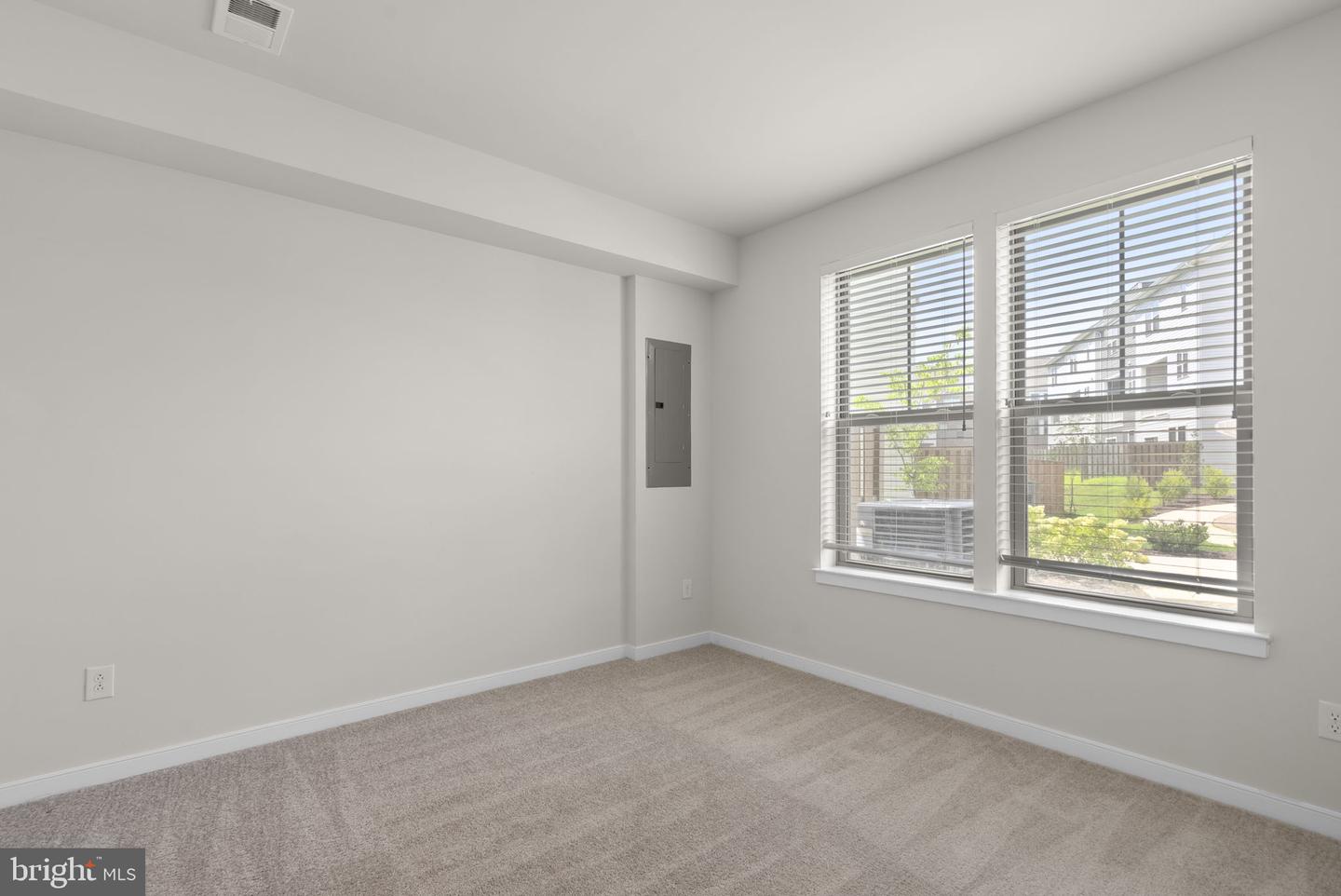 2604 Loganberry Dr Property Photo 36