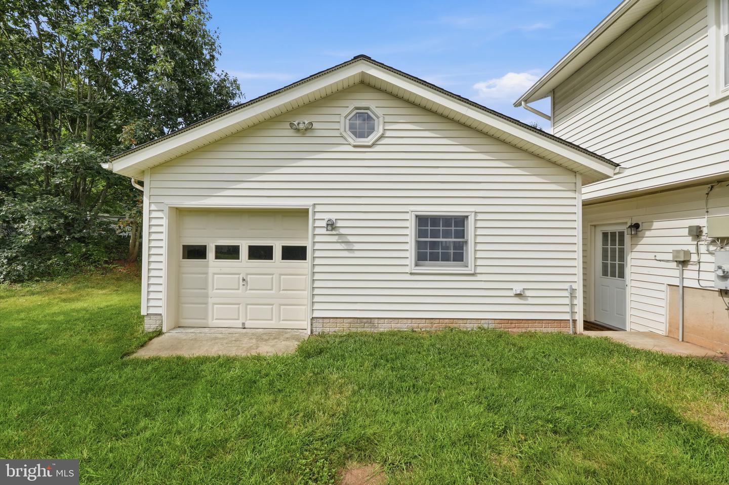 3213 Allness Ln Property Photo 33