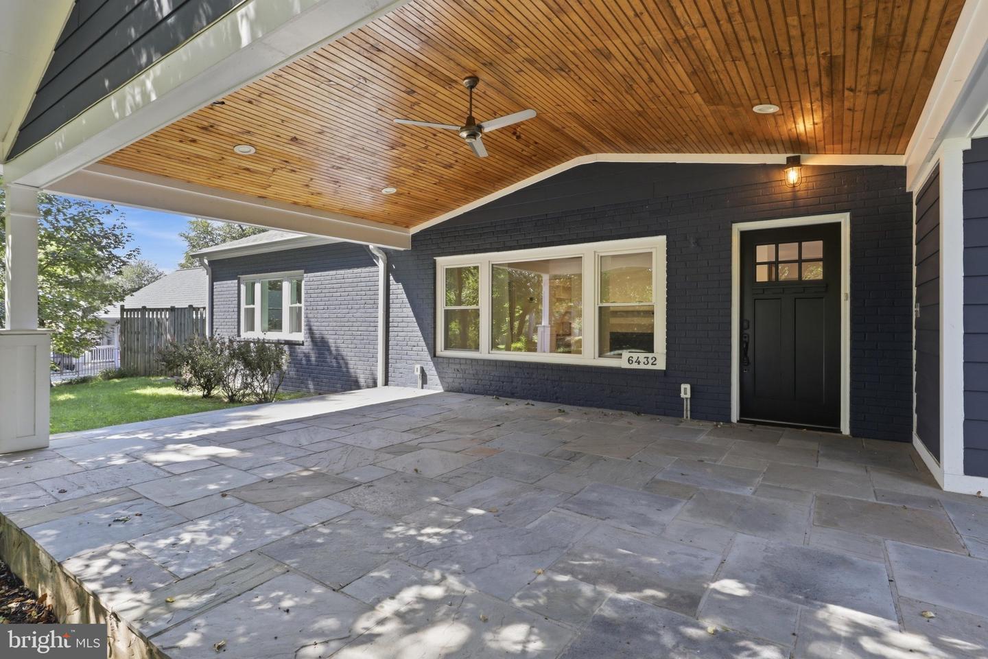 6432 Ichabod Pl Property Photo 5