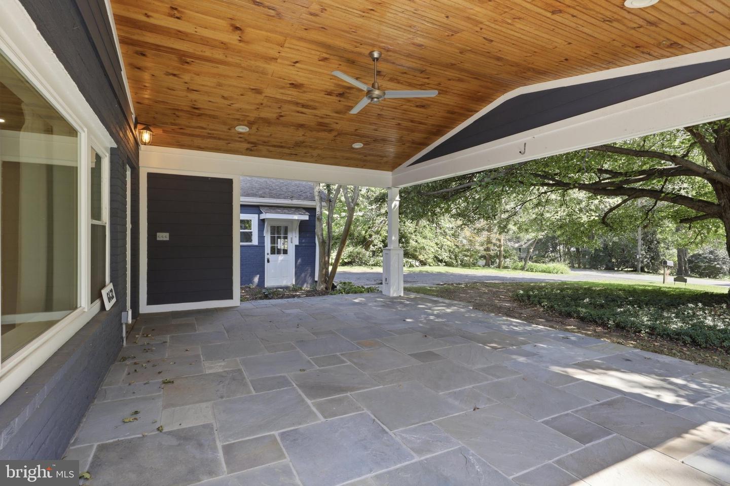 6432 Ichabod Pl Property Photo 6