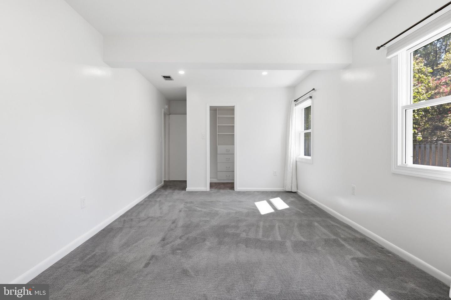 6432 Ichabod Pl Property Photo 28