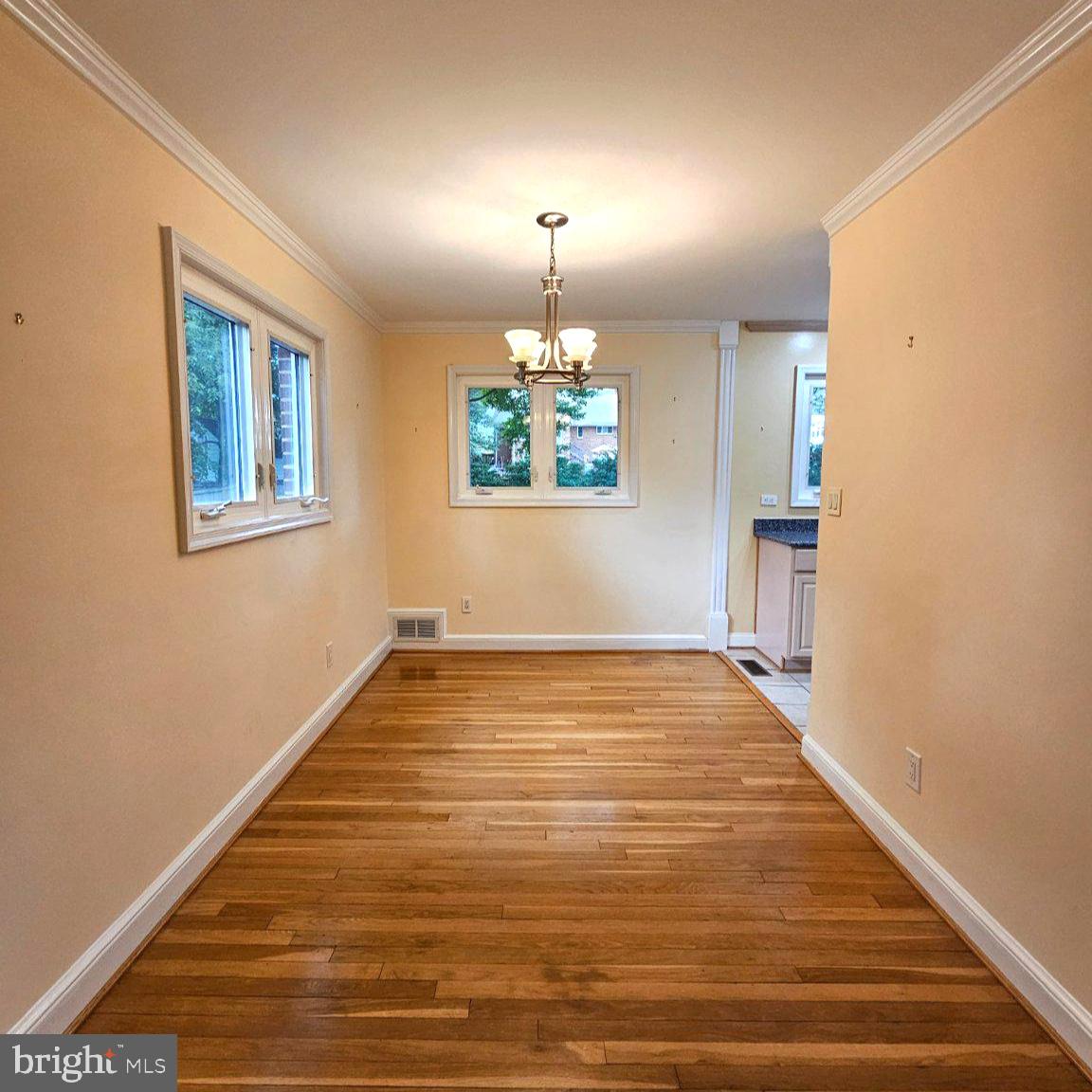 7126 Sanford Ct Property Photo 6