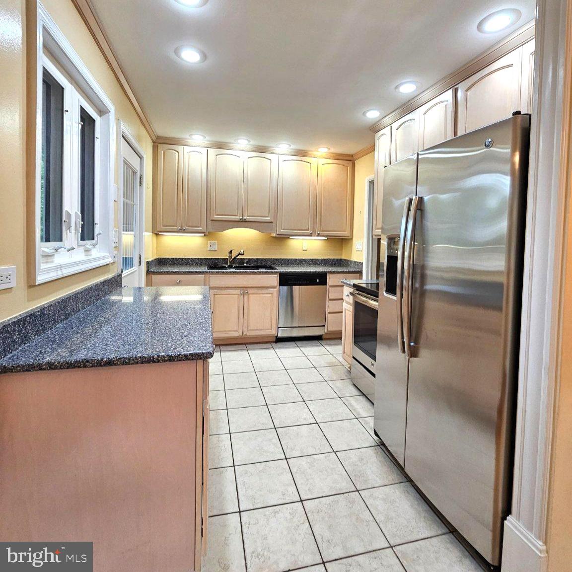 7126 Sanford Ct Property Photo 7