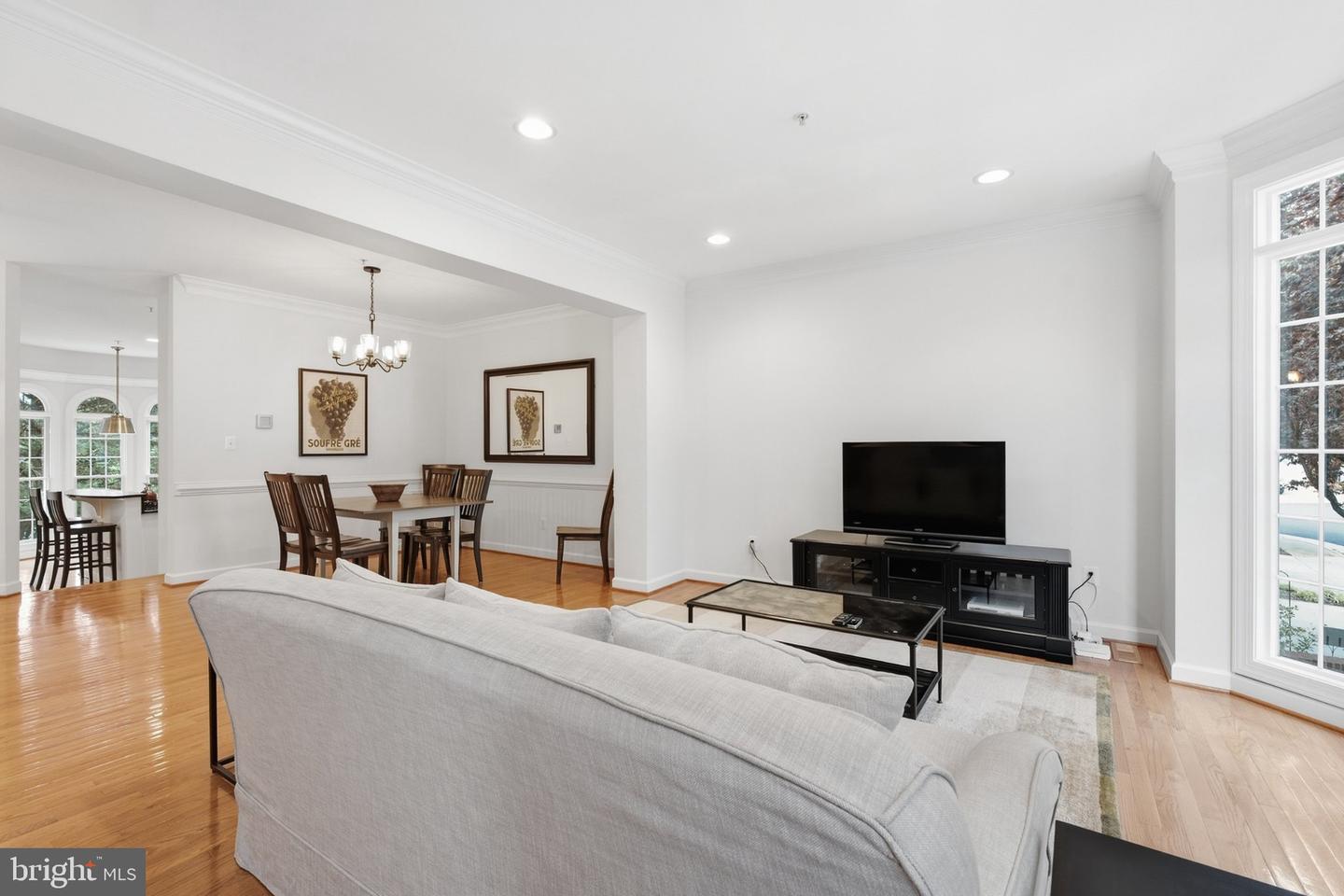 7717 Spoleto Ln Property Photo 12