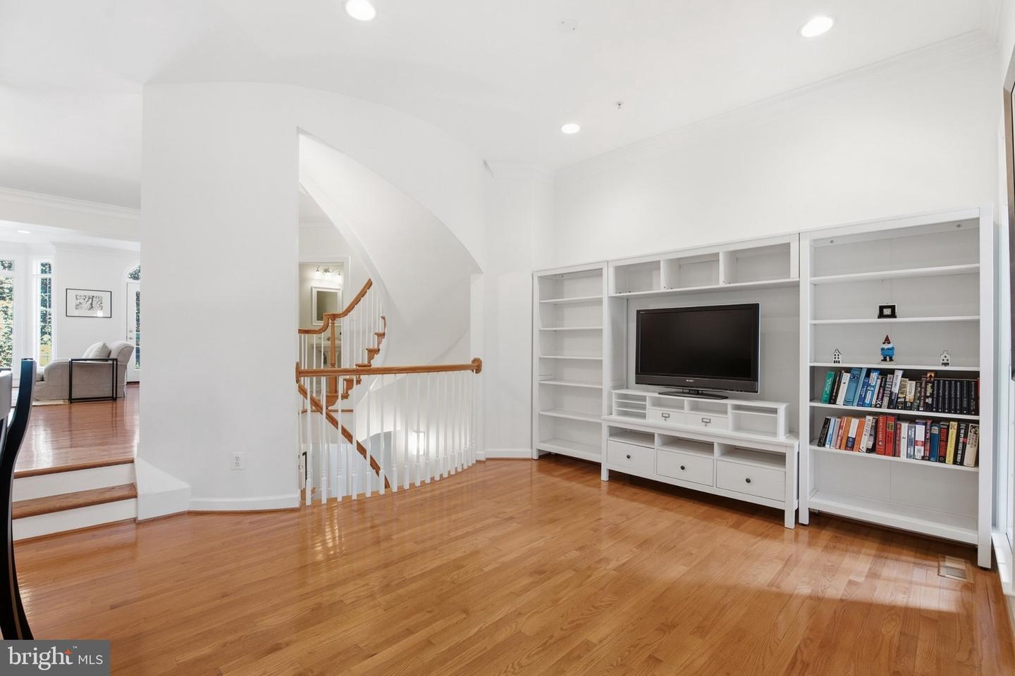 7717 Spoleto Ln Property Photo 23