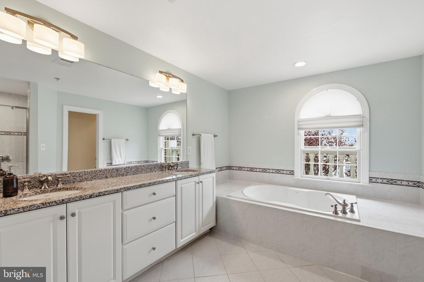 7717 Spoleto Ln Property Photo 32