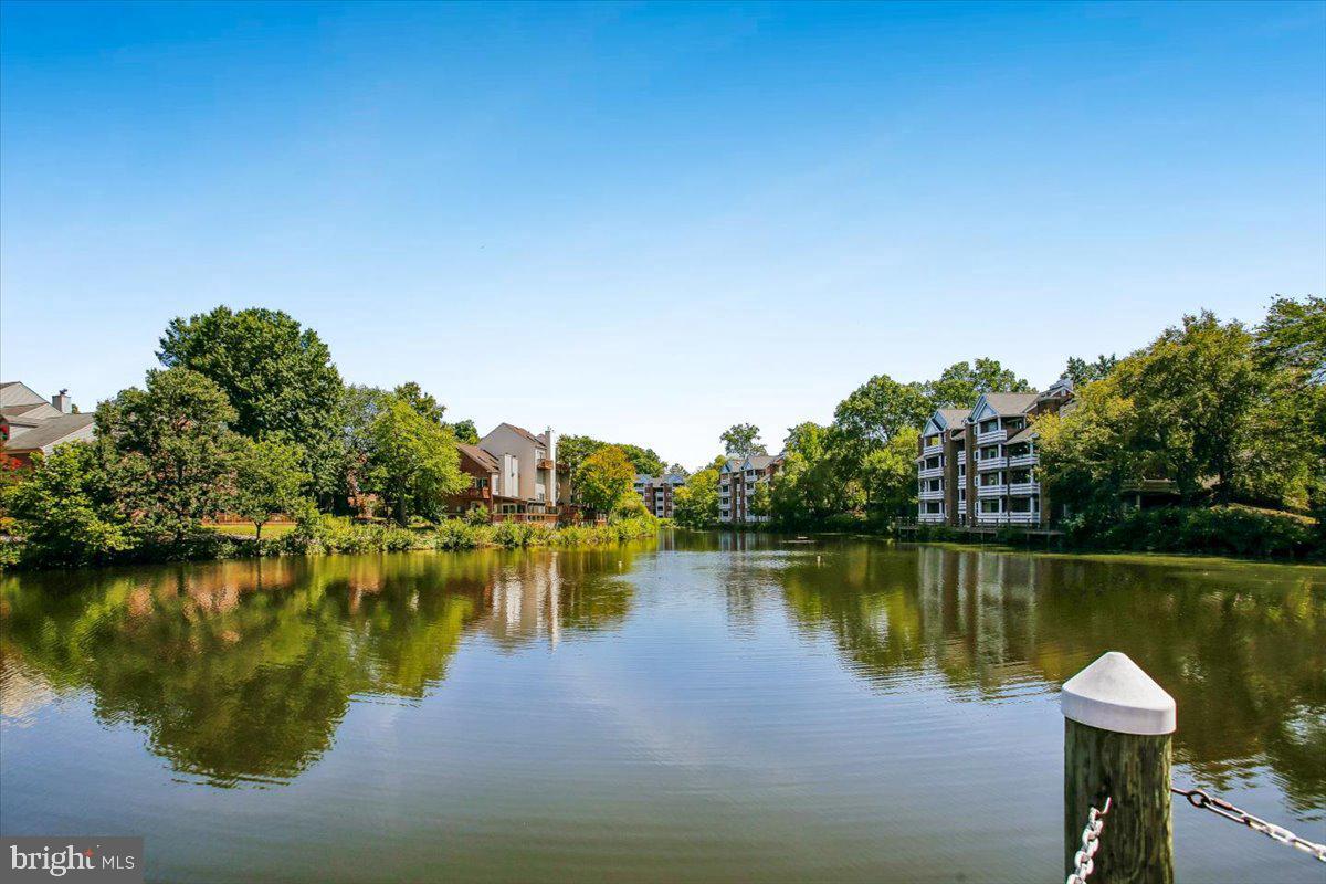 7604-j Lakeside Village Dr Property Photo 1