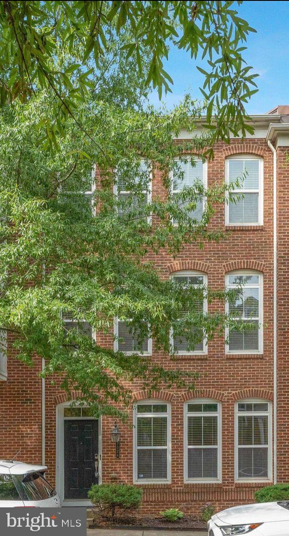 9524 CANONBURY SQ Property Photo 1