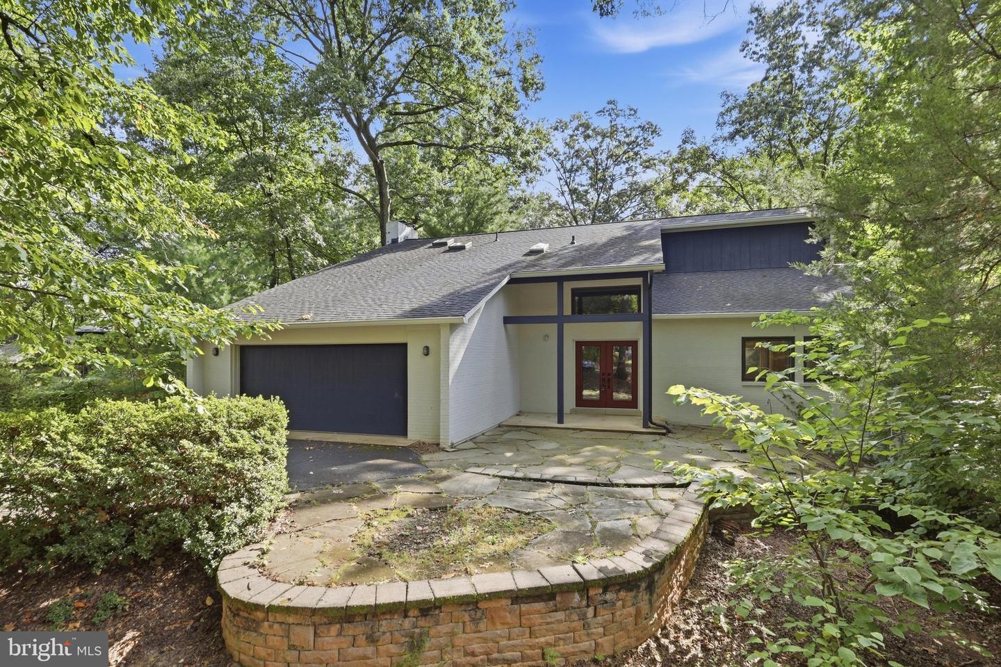 2025 Mock Orange Ct Property Photo 1