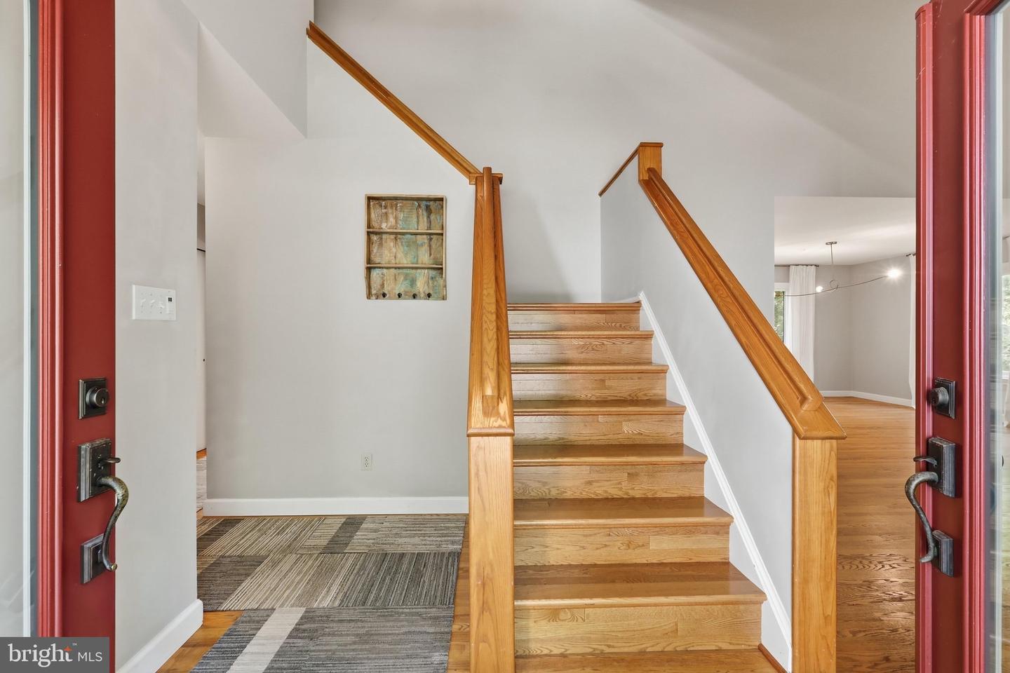2025 Mock Orange Ct Property Photo 3